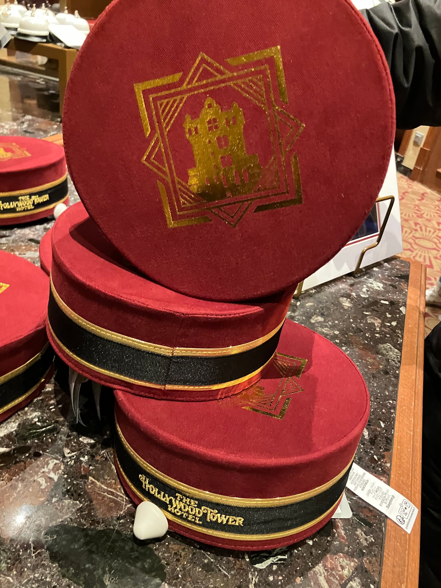 Hollywood Tower Hotel Cap