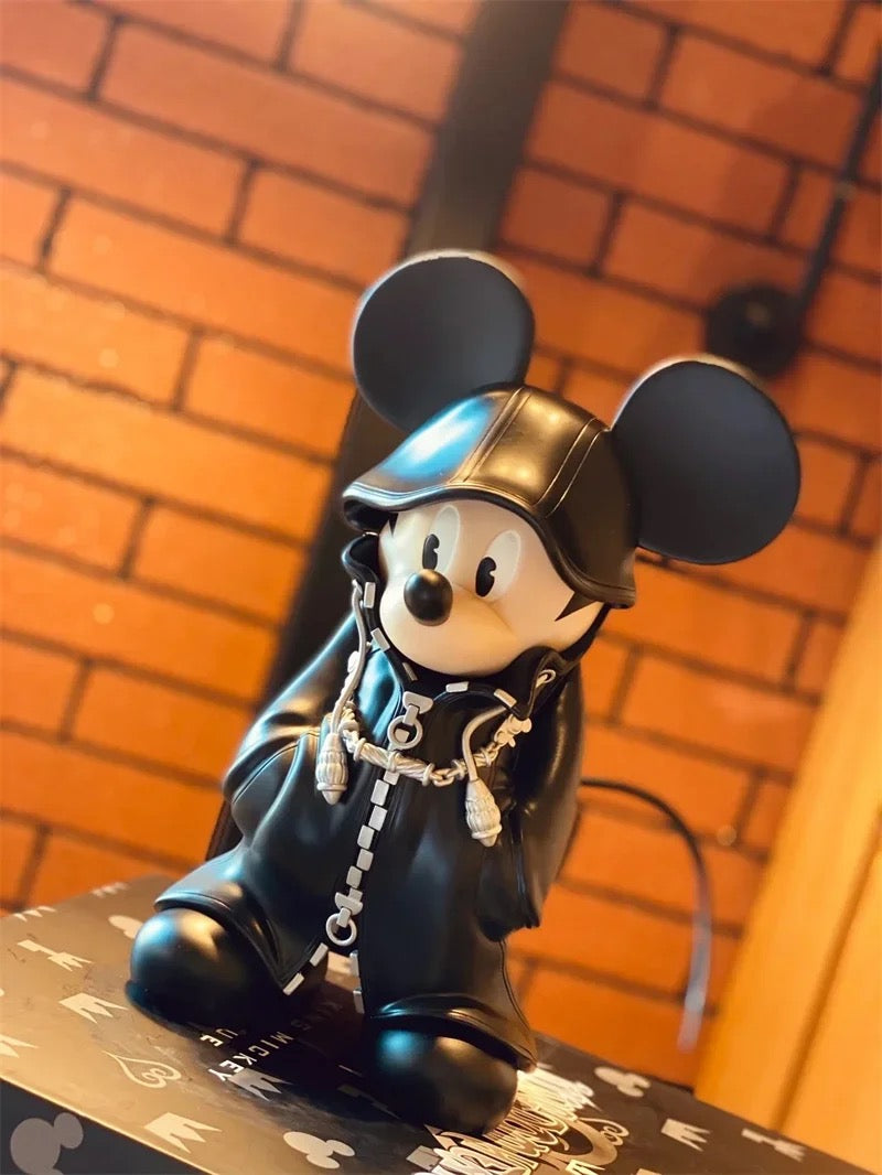 Mickey-Mouse-Disney-Statue