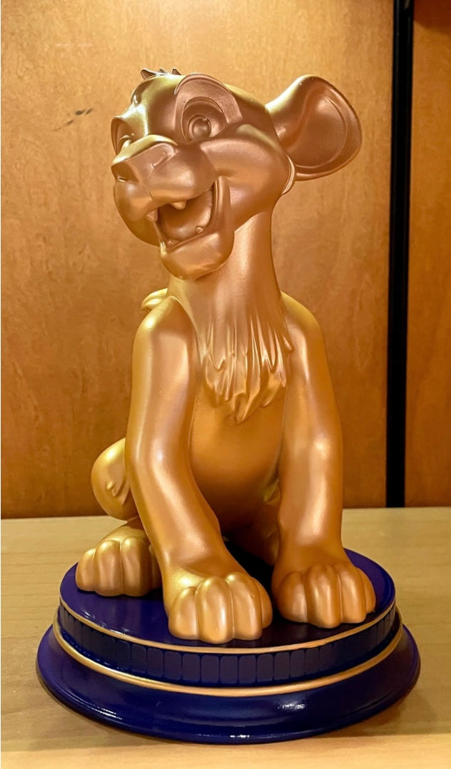 Estatua de Disney del 50 aniversario de Simba