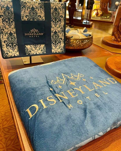 Disneyland Hotel Plaid