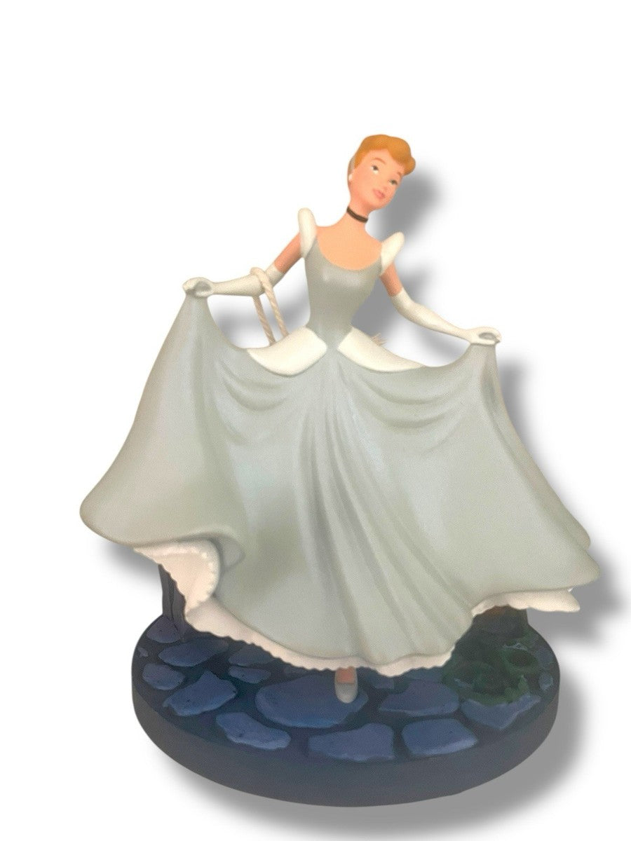 Cinderella Beeldje