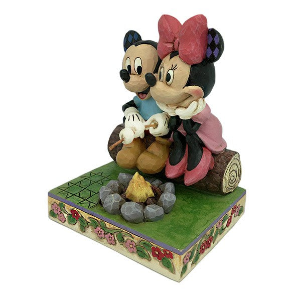 Tradiciones de la fogata de Mickey y Minnie