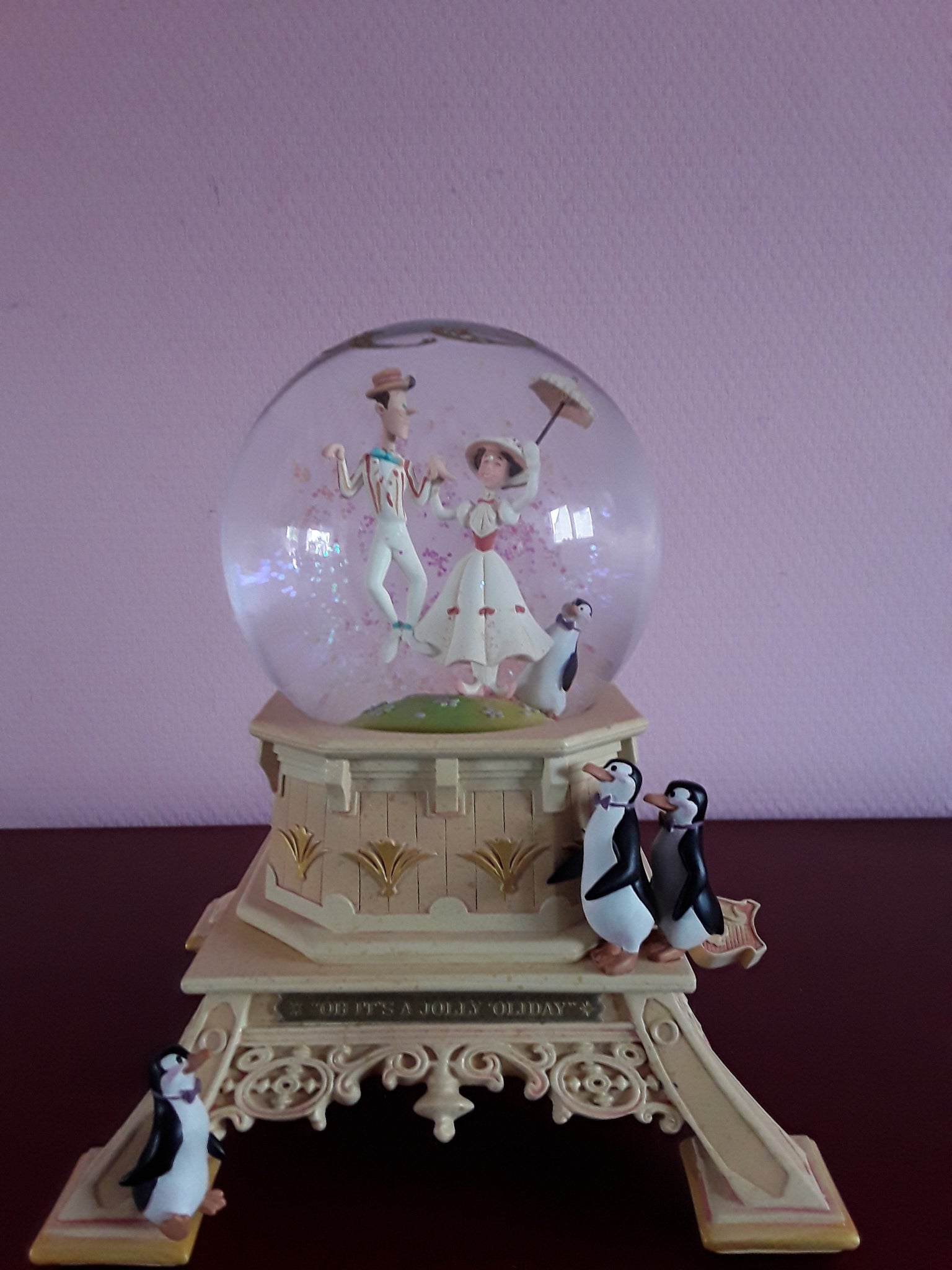 Mary Poppins Limited Snowglobe